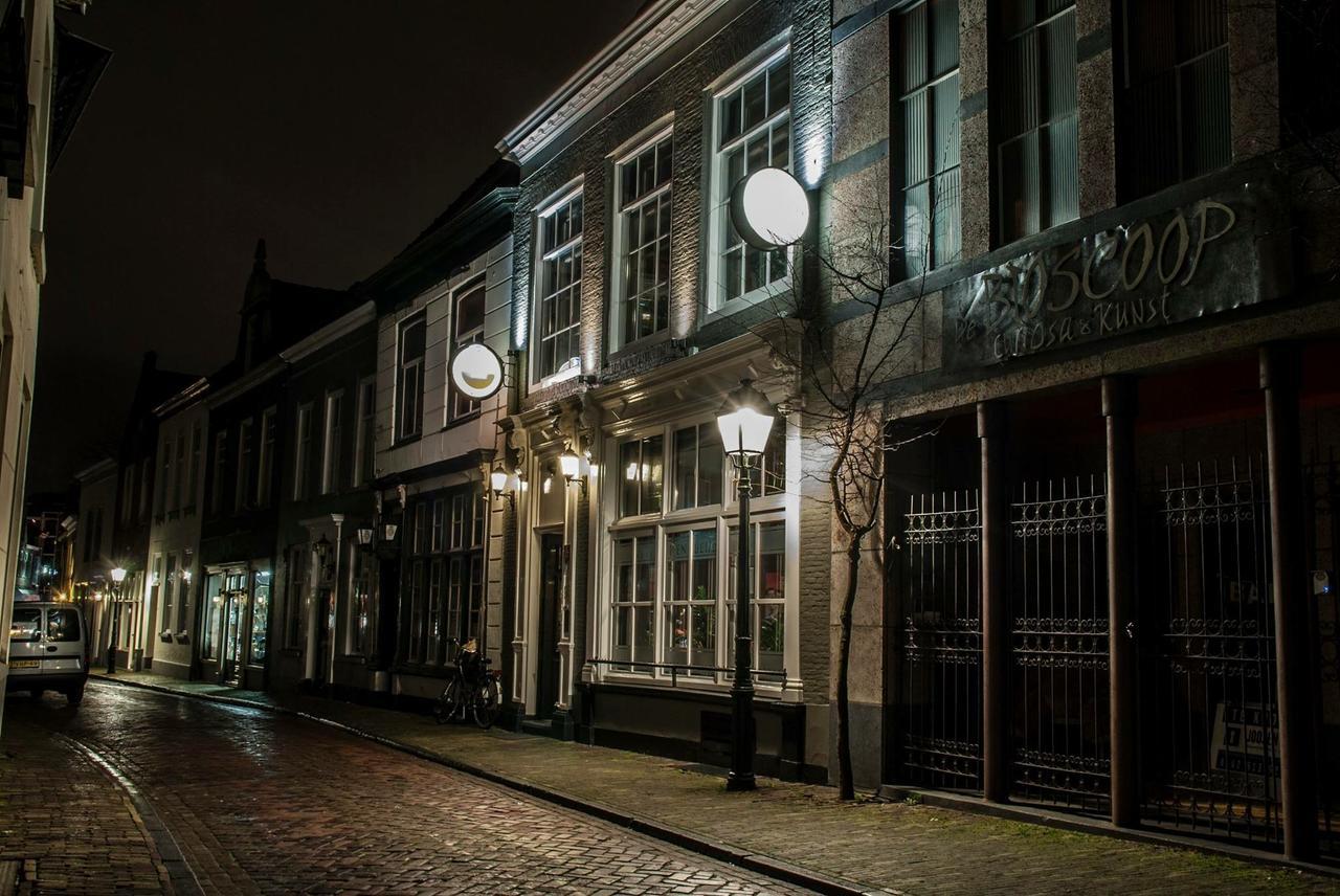 Hotel Den Berg Geertruidenberg Esterno foto