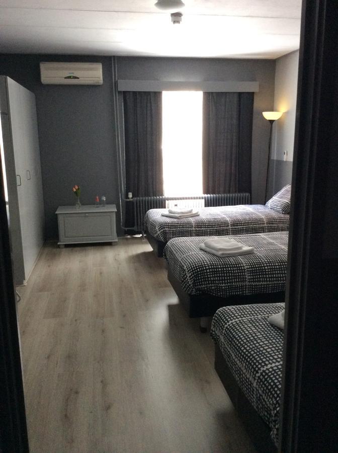 Hotel Den Berg Geertruidenberg Esterno foto