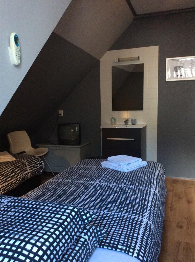 Hotel Den Berg Geertruidenberg Esterno foto